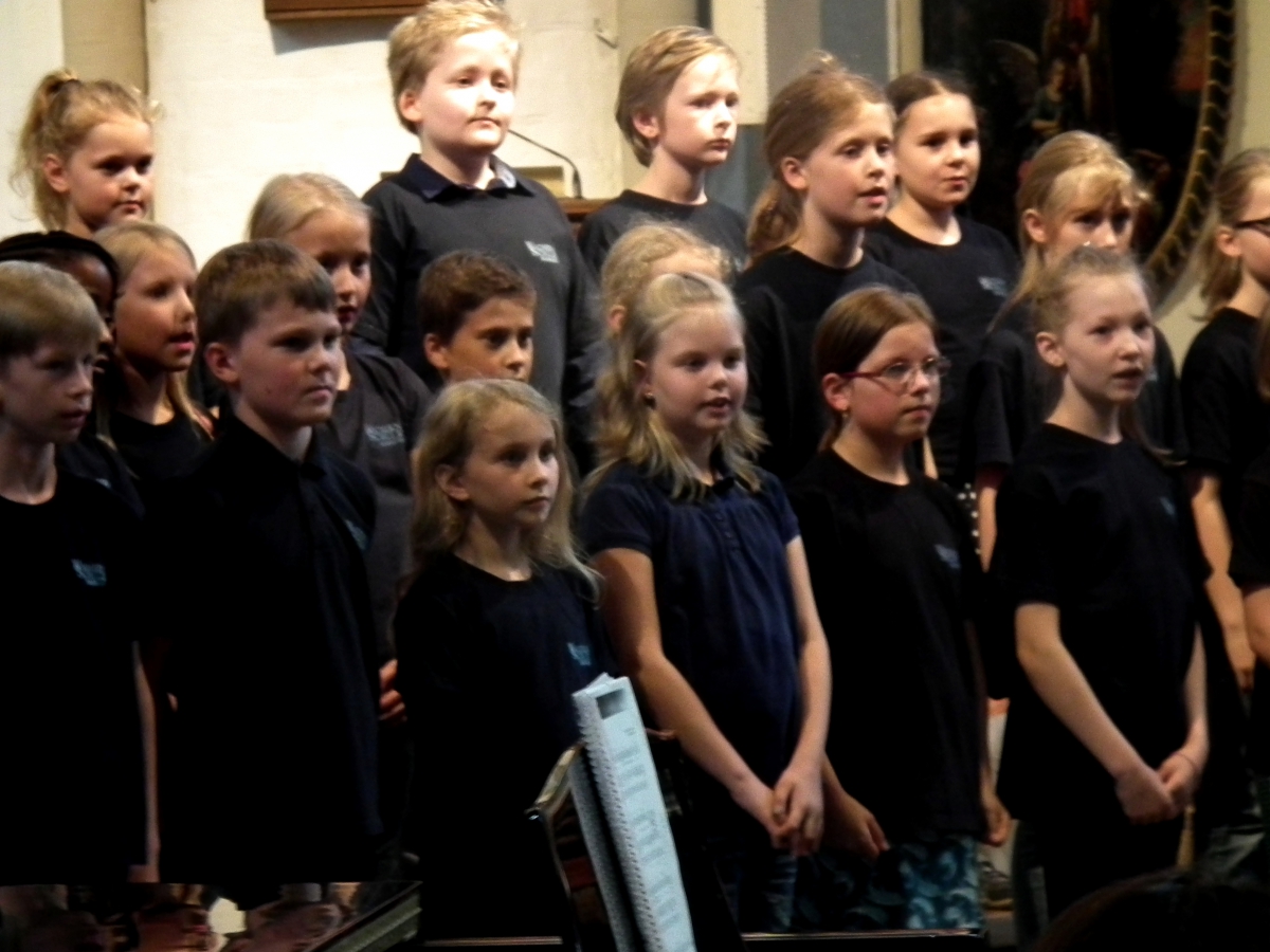 Chor der dritten Klassen der Wichern-Schule